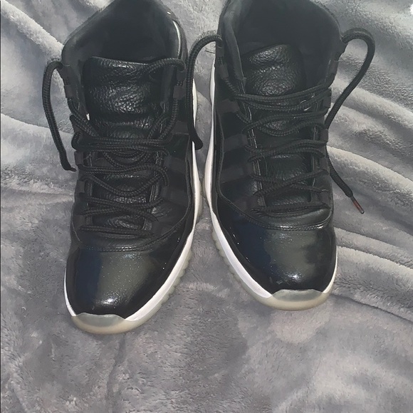 Buy a shoe get a jacket with it , I can change $$$ - Picture 2 of 5